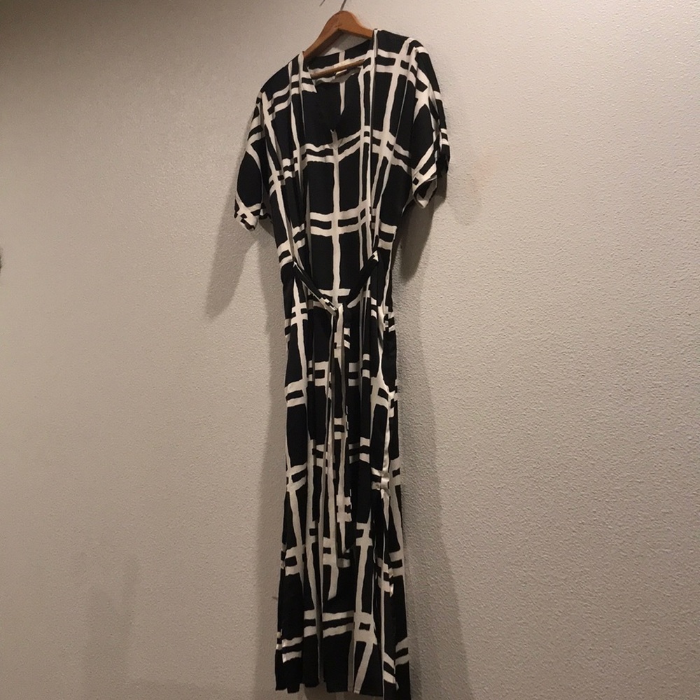 Kate spade maxi dress with white and black pattern
